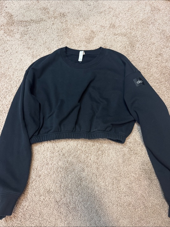 ALO Yoga Tops - ALO Yoga Black Cropped Crewneck Sweatshirt